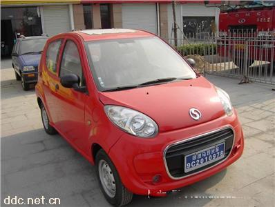  全封闭电动车